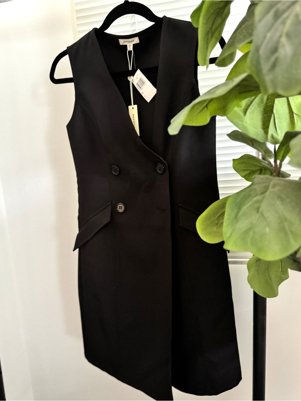 Max Studio Black Sleeveless Double-Breasted Mini Dress